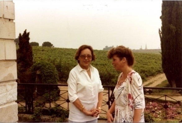 Madame Joly en Ine Droogh-Goossens op Coulée de Serrant in 1981